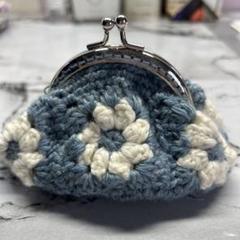 手編みの花柄可愛いがま口財布