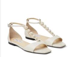 Jimmy choo ジミーチュウ　パールサンダル