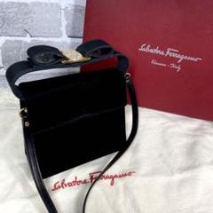 ✨美品✨Salvatore Ferragamo ショルダーバッグ　ヴァラリボン