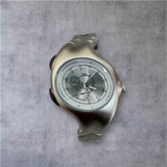 【未使用美品】OAKLEY fossil y2k 腕時計 opium セール 登場から人気沸騰】 OAKLEY fossil y2k opium腕時計