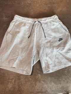 ナイキ テックフリース ショートパンツのサムネイル