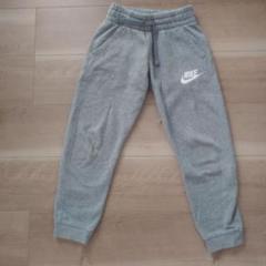 Nike キッズスウェットパンツ　130