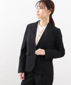 ブラック ノーカラージャケットとスラックス セットアップ