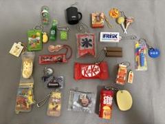 ガチャガチャ　 ミニチュアキーホルダー　18個セット