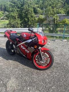 VFR400R 左サイドカウル 黒銀 ボストークシルバーメタリック 2025年最新】vfr400r nc30 カウルの人気アイテム - メルカリ