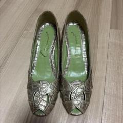 クラーピアス　ゴールド パンプス