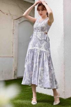 本日限定価格Herlipto Floral Cut Out Long Dress Herlipto Floral Cut-Out Long Dress - メルカリ