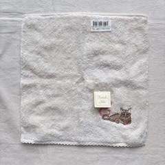 ☆ 今治タオル ハンカチ イニシャル E　刺繍 猫　シンプル　プレゼント