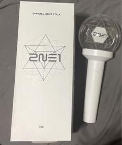 【中古】2NE1 公式ペンライト(白)&ライトスティックリング(ピンク)セット 中古】2NE1 公式ペンライト(白)&ライトスティックリング(ピンク