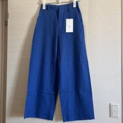 新品タグ付　clocheクロシェ カラーパンツ　ロイヤルブルーのサムネイル
