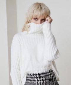 AULAAILA ショートシャギーニット 新品未使用