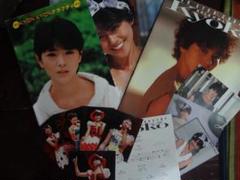 小泉今日子 82・83ライブパンフレット・生写真５枚・ポストカード・ポスター付 小泉今日子 82・83ライブパンフレット・生写真5枚・ポスト