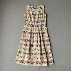 美品 LAURA ASHLEY 花柄 リネンワンピース 9号 ボタニカル 美品 LAURA ASHLEY 花柄 リネンワンピース 9号 ボタニカル