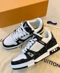 Louis Vuitton スニーカー ホワイト/ブラック