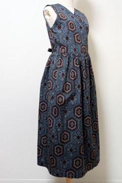着物リメイク 大島紬から袖なしカシュクールワンピース 生徒さん作品の大島紬カシュクールワンピース！東京着物リメイク