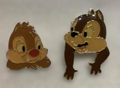 チップとデール ピンバッジセット　6点 チップとデール ピンバッジセット - メルカリ