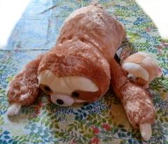 くったりナマケモノだらりんちょぬいぐるみとなまけぇーも。おもっちぬいぐるみ