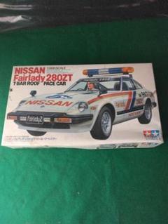 1/24タミヤ ニッサン フェアレディ280ZT ペースカー　No2435 Amazon.com: Tamiya 1/24 Nissan Fairlady 280Z with T-Bar Roof