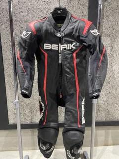 値下げ中！BERIK 2.0 革ツナギ　レーシングスーツ サイズ50 値下げ中！BERIK 2.0 革ツナギ レーシングスーツ サイズ50