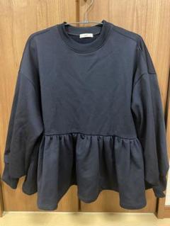 yori エアリーヘムフリルブラウス　グレー yori ヨリ ぬくぬくヘムフリルブラウスネイビー