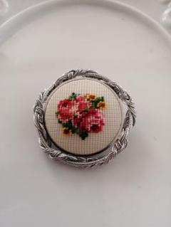 プチポワン　ブローチ　薔薇　ヴィンテージ