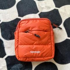 topologie オレンジ ショルダーバッグ サコッシュ Topologie ショルダーバッグ バッグ Maison Kitsune x Phone