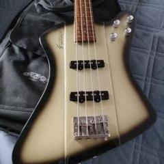 極美品！EDWARDS ベース　E-FT-75R　ケースつきのサムネイル