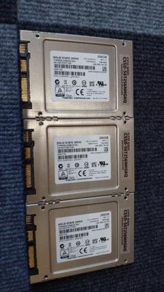 【即日出荷】TOSHIBA THNSNJ256GCSU 256GB 5枚セット Toshiba THNSNJ256GCSU 256GB 2.5