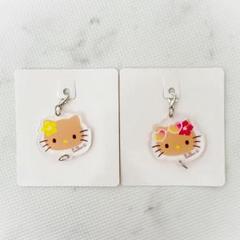 セリア 日焼けキティ アクリルミニチャーム キティ＆ミミィ