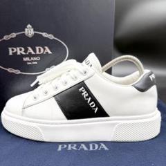 お値下げしました‼️PRADA 白スニーカー 23cm 36 美品♡ 2025年最新】プラダスニーカー白の人気アイテム - メルカリ