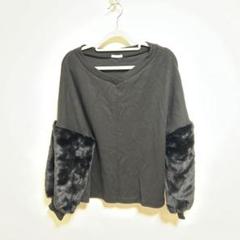 GU 黒 長袖 トップス Mサイズ ファー付き