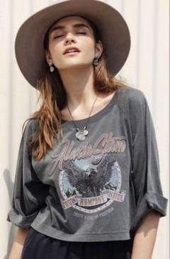 【未使用新品】アリシアスタン　バックロゴロングTシャツ　フリーサイズ セール】Wellness Crew Neck Long Sleeve Tee /ウェルネスロンT