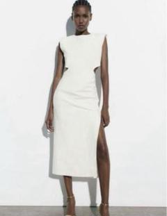 ZARA カットアウトディテール入りミディ丈ワンピース - メルカリ
