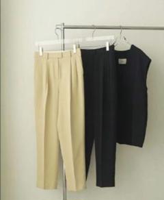 TODAYFUL "Tapered Tuck Pants"テーパードタックパンツのサムネイル