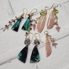 白妙様 オパライズドウッド ポンポンピアス