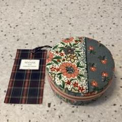 sezane アクセサリーケース タグ付き ジュエリーケース - エクリュー地に青い刺繍 - コットン - Sézane