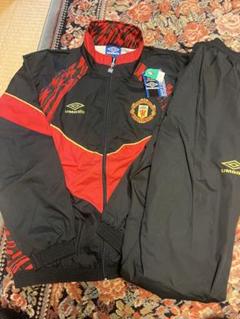 UMBRO ピステ・ウィンドブレーカー Mサイズ ブラック/レッド UMBRO ピステ・ウィンドブレーカー Mサイズ ブラック/レッド