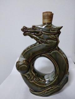 未開栓　サントリー　ウイスキー特級品　干支　辰　龍　竜　700mlボトル　未開封 未開栓 サントリー ウイスキー特級品 干支 辰 龍 竜 700mlボトル