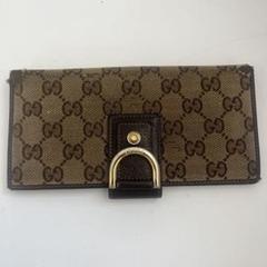 GUCCI グッチ ゴールドのハートがかわいい GGキャンバス フラップ式長財布 GUCCI グッチ ゴールドのハートがかわいい GGキャンバス