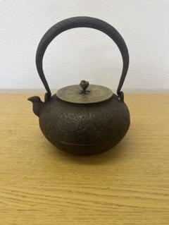 龍文堂 名人 造 鬼霰紋 霰 鉄瓶 茶道具 古作 龍文堂 名人 造 鬼霰紋 霰 鉄瓶 茶道具 古作