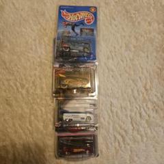 Hot Wheels DragBus 4セット Amazon.com: VW DRAG BUS Set Hot Wheels Japan Convention