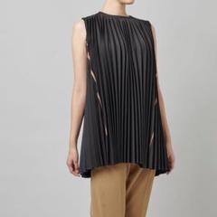 極美品【EZUMi（エズミ）】バックプリーツ ノースリーブ カットソー 美品 EZUMi エズミ プリーツ ノースリーブ - メルカリ