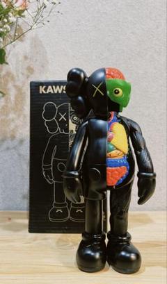 カウズフィギュア4体まとめて 楽天市場】kaws フィギュア（フィギュア｜コレクション
