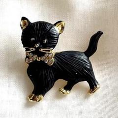 ヴィンテージブローチ 黒猫ねこ リボン ゴールド ラインストーン マットブラック