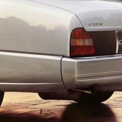 カタログ　日産　クルー　サルーン（94年）のサムネイル