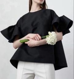 Heve ハートネックペプラムブラウス Vanilla 新品 CATEGORY トップス | HEVE