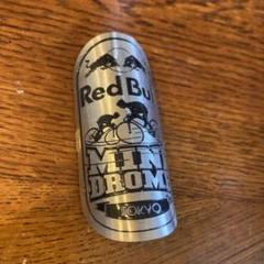 Red bull ヘッドバッジのサムネイル