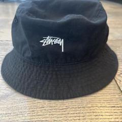 Stussy ブラック バケットハットのサムネイル