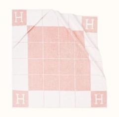 ピンク系 HERMES(エルメス) ブランケット(ひざ掛け)(ライフスタイル) - 海外通販のBUYMA