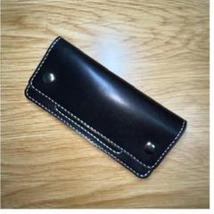 ミドルトラッカーウォレット/栃木レザー/黒色/ステッチ白色/フルハンドメイド ミドルトラッカーウォレット/栃木レザー/黒色/ステッチ白色/フル
